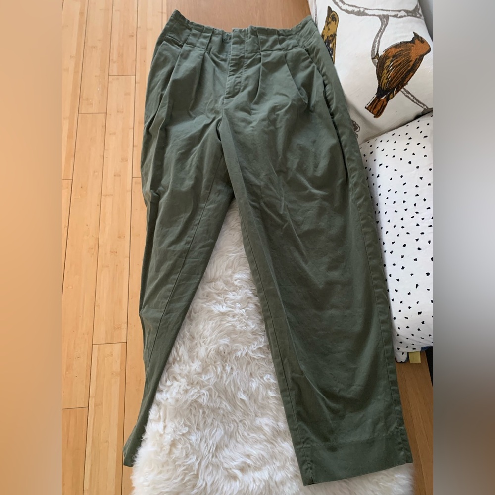 Banana Republic Pleated Crop Pants